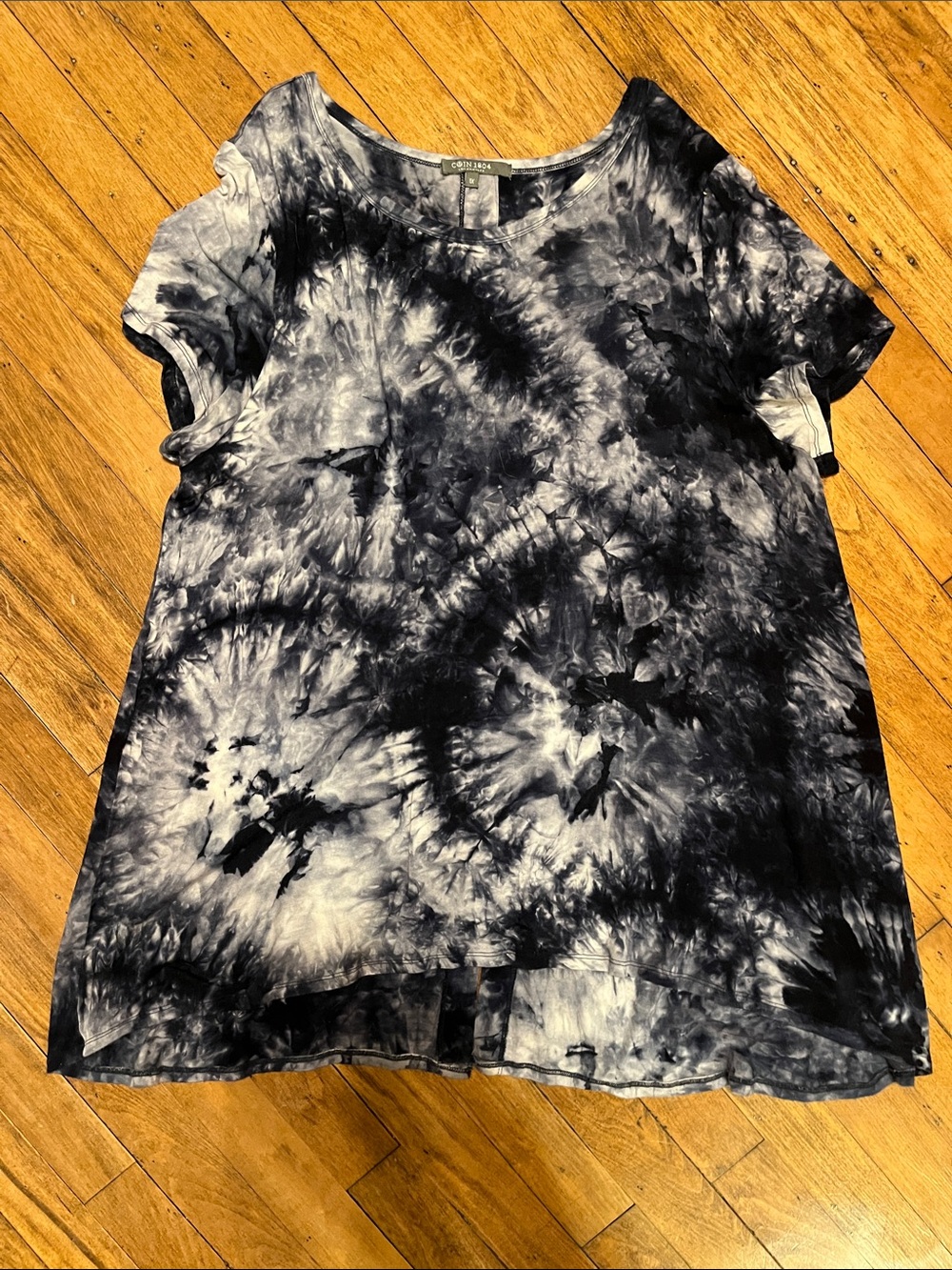 Tie-Dye Short Sleeve Women’s Top, Blue, Faux Buttons Down Back